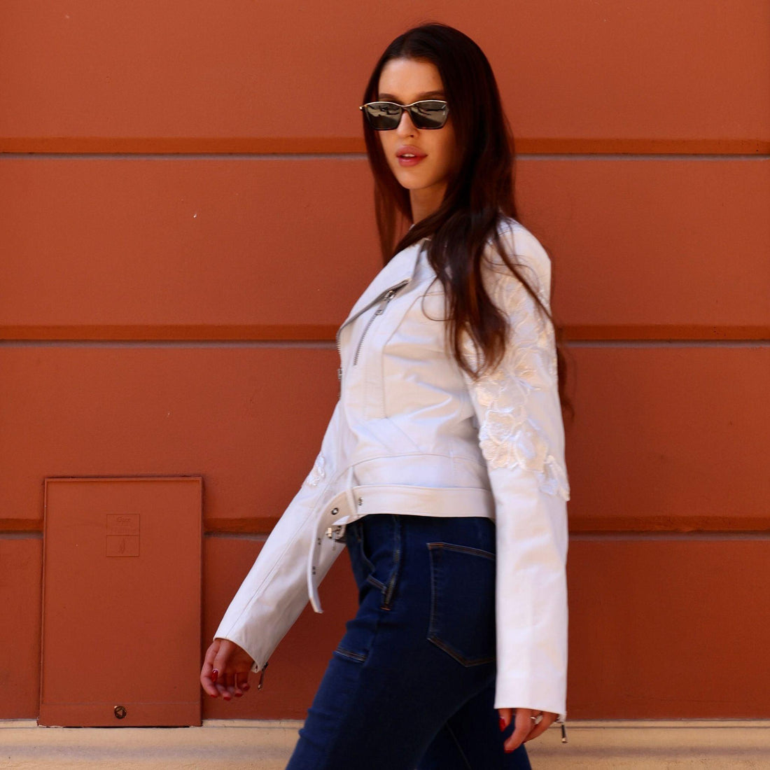 STELLA, l'unique Perfecto Couture blanc avec dentelle et paillettes - EVA ROJE