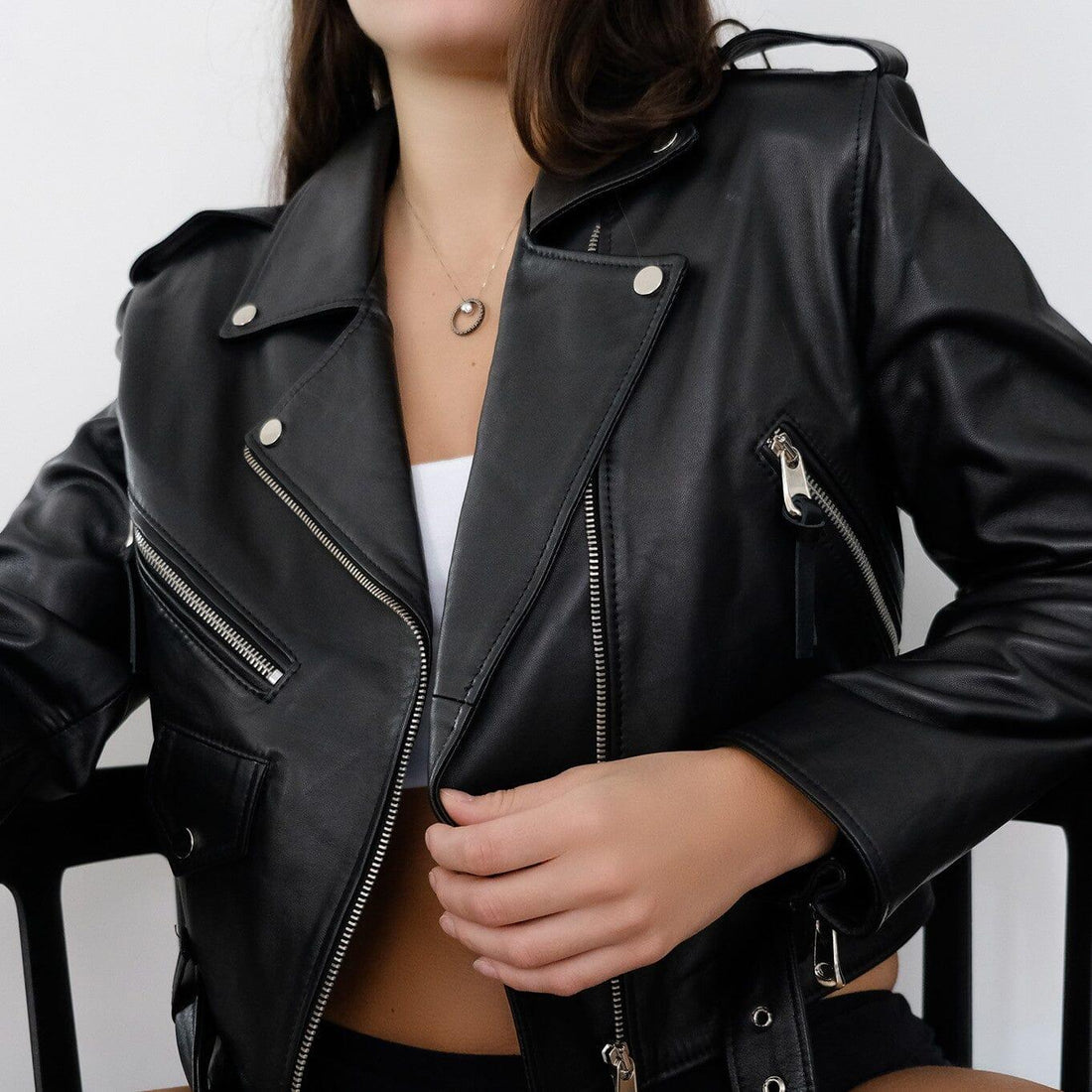 LISA, le Perfecto fashion et féminin Le perfecto ultra féminin EVA ROJE