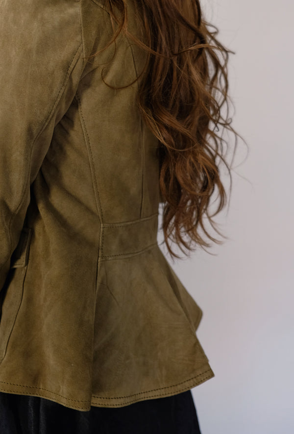 BARBARA, veste en daim super féminine